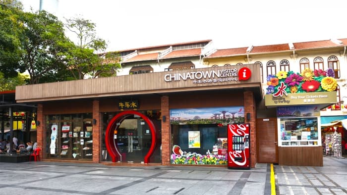 Chinatown Visitor Centre and the heritage shophouses of Pagoda Street, Chinatown Singapore